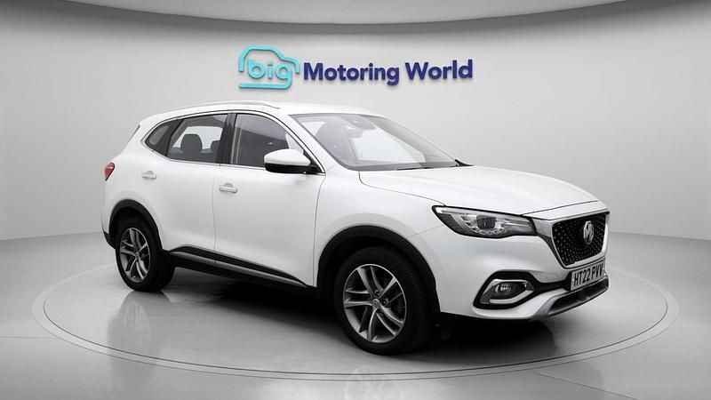 White Used 2022 MG HS Excite SUV | £12,134 (Good price) - Image 1/4