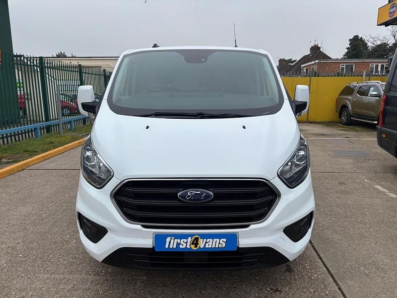 Used Ford Transit Custom Limited 130 HP (95 kW) 2023 White Van