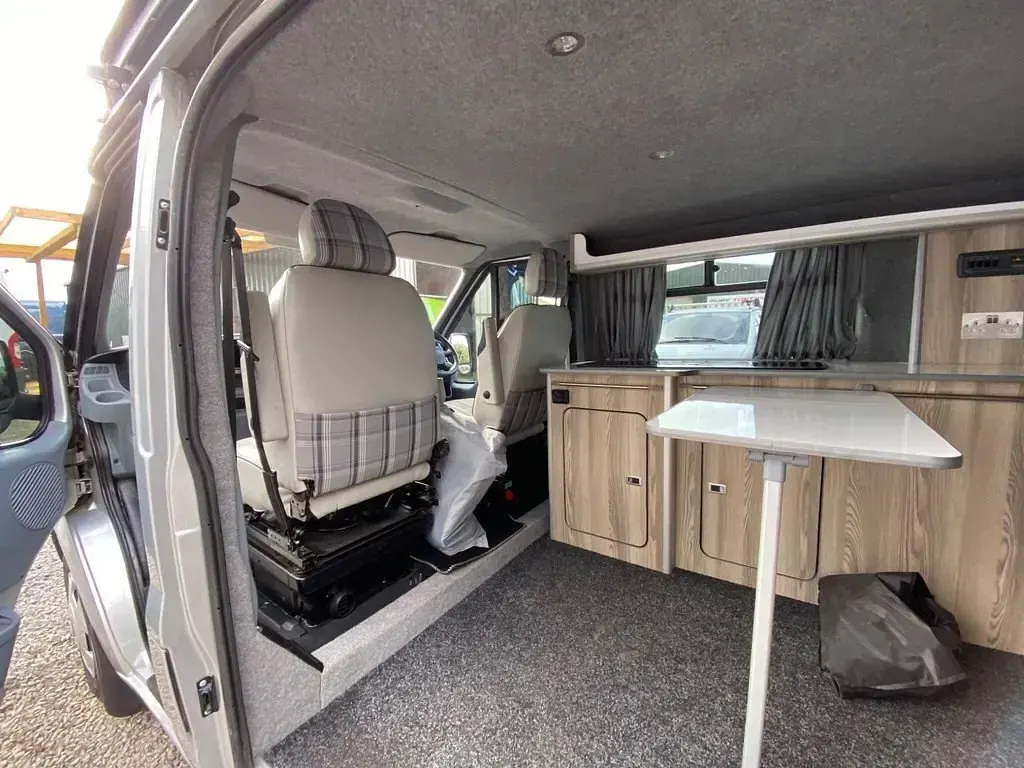 Begagnad Ford Transit 85 HK (62 kW) 2011 Silver Van