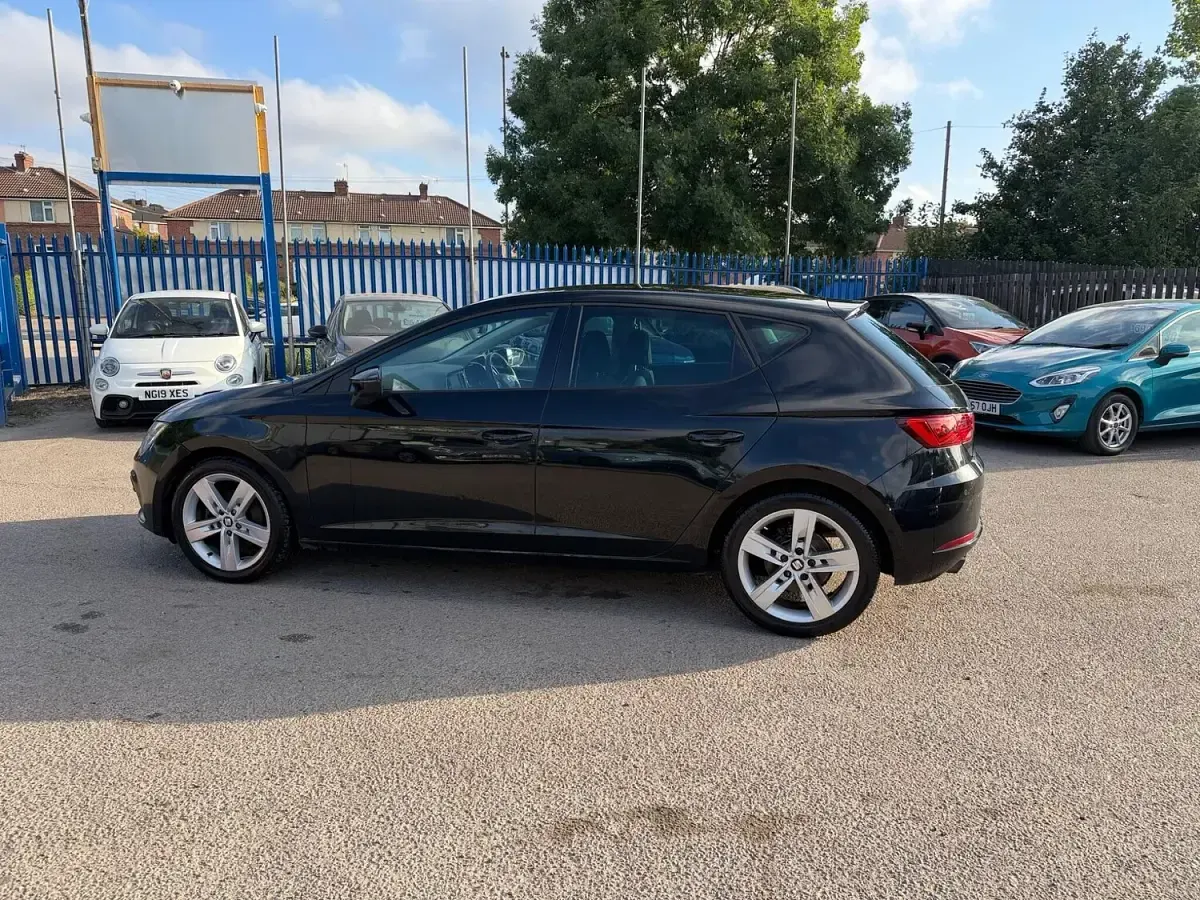 Used Seat Leon FR 125 HP (91 kW) 2017 Black Hatchback