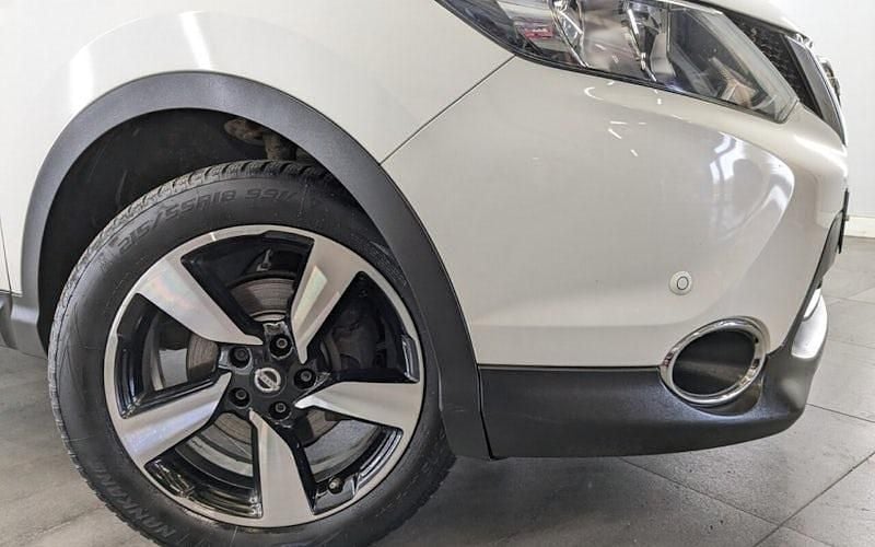 Used Nissan Qashqai N-Connecta 110 HP (80 kW) 2016 White SUV