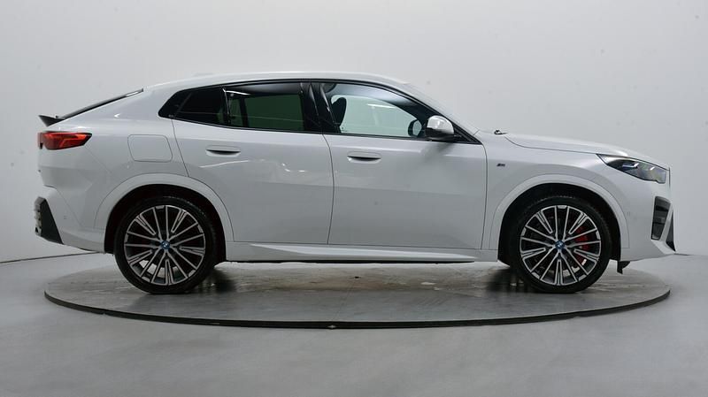 Used BMW iX2 M Sport 147 kW (201 HP) 2025 White SUV