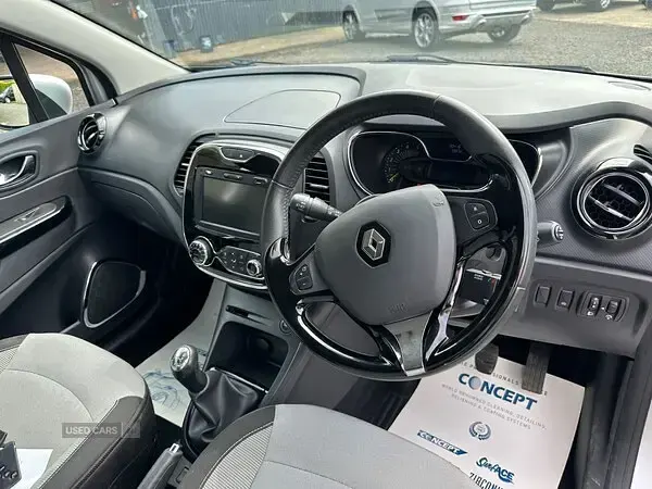 Used Renault Captur Dynamique 90 HP (66 kW) 2013 Silver SUV