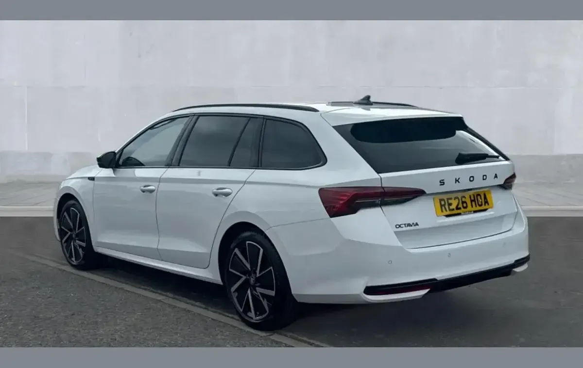 Used Skoda Octavia SportLine 147 HP (108 kW) 2026 White Estate
