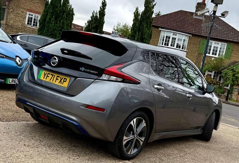 Usado Nissan Leaf N-Connecta 110 kW (150 HP) 2021 Cinzento Citadino