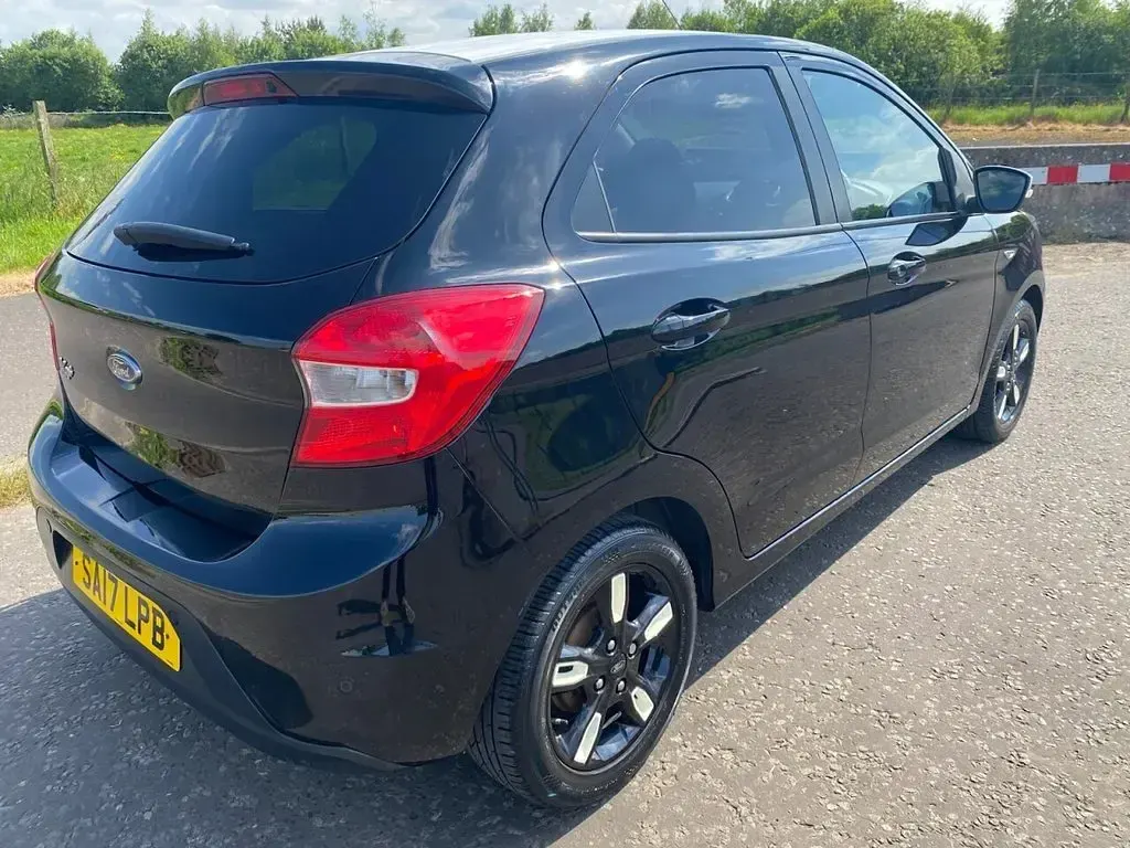 Used Ford Ka Plus Zetec 85 HP (62 kW) 2017 Black Hatchback