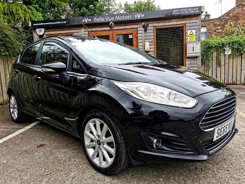 Black Used 2015 Ford Fiesta Titanium Hatchback | £6,295 (Expensive) - Image 1/4