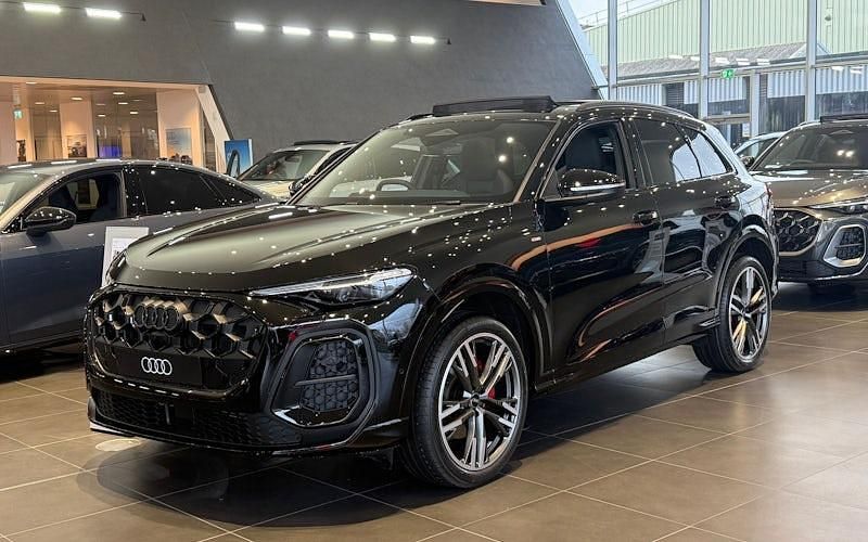 New 2025 Audi Q5 SUV | £60,355 (A bit pricey) - Image 1/4