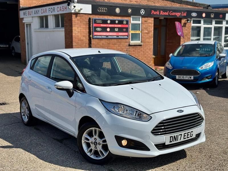 White Used 2017 Ford Fiesta Zetec Hatchback | £3,990 (Super price) - Image 1/4