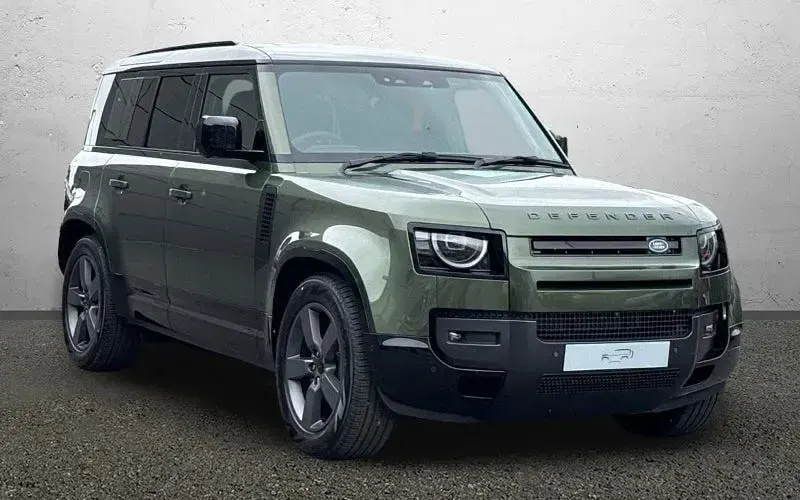 Used Land Rover Defender SE Dynamic 249 HP (183 kW) 2025 SUV