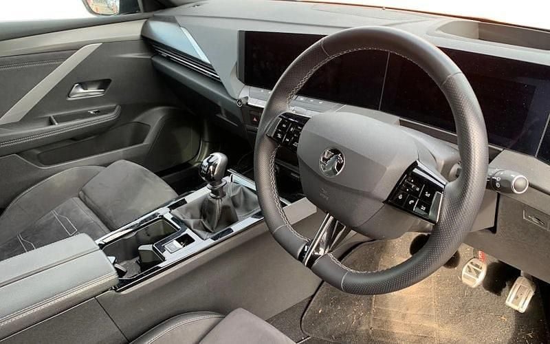 Used Vauxhall Astra Ultimate 131 HP (96 kW) 2025 Hatchback