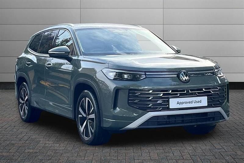 Cipressino green Used 2025 VW Tayron Elegance SUV | £36,495 (Good price) - Image 1/3