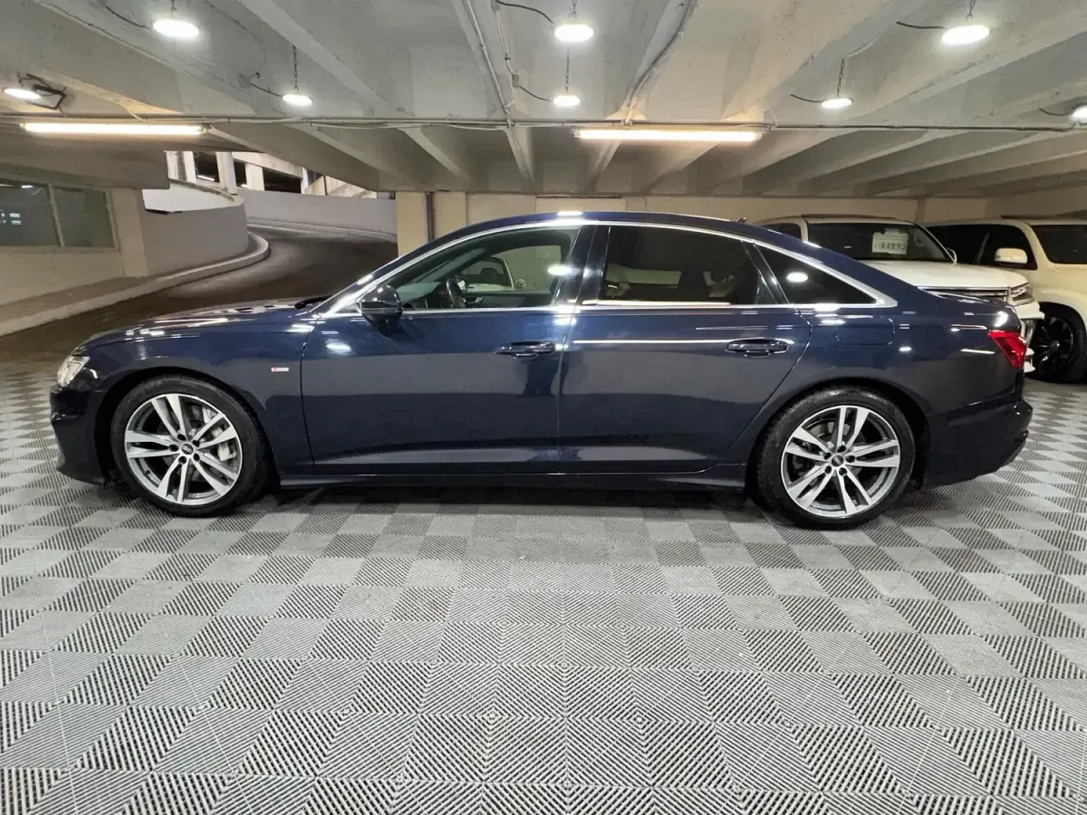 Usado Audi A6 S-Line 2021 Azul Berlina