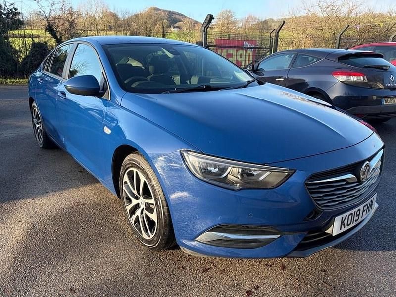 Used Vauxhall Insignia Design Edition 2019 Blue Hatchback