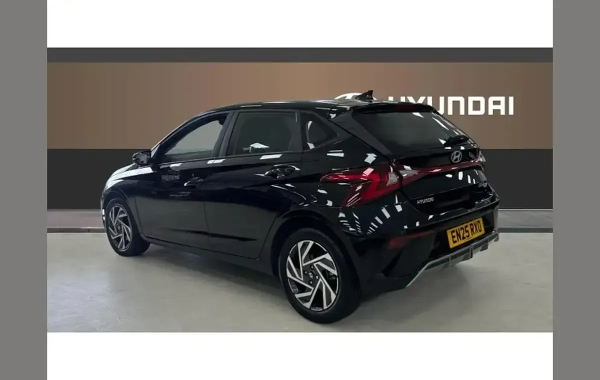 Used Hyundai i20 Advanced 100 HP (73 kW) 2025 Black Hatchback