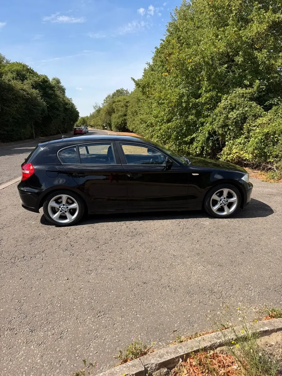 Used BMW 118 Sport Line 2010 Black Hatchback