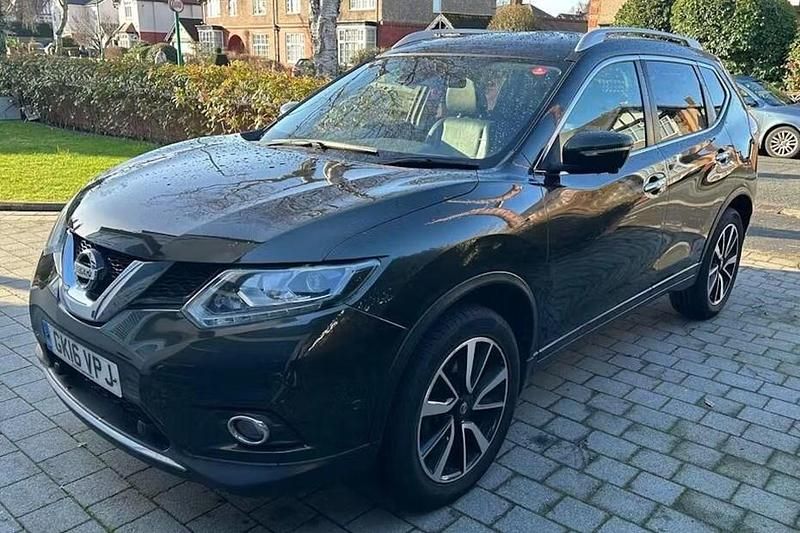 Used Nissan X-Trail Tekna 2016 Green SUV