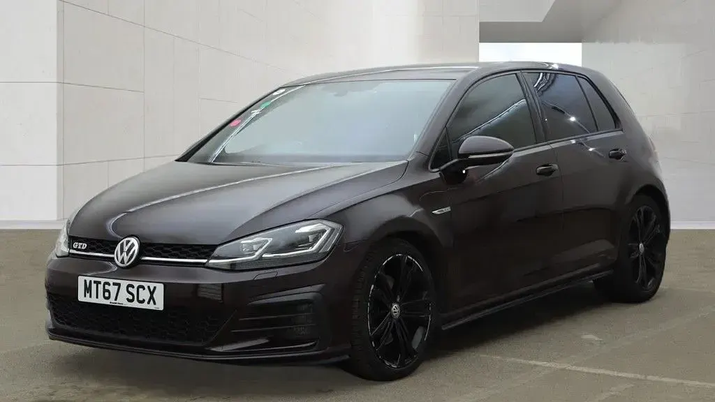 Used VW Golf VII GTD 184 HP (135 kW) 2017 Maroon Hatchback