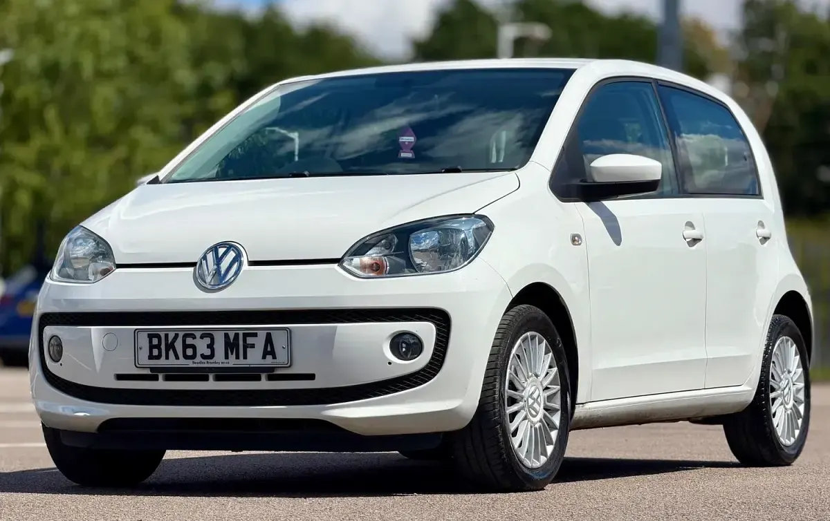 Used VW up! high up! 75 HP (55 kW) 2013 White Hatchback