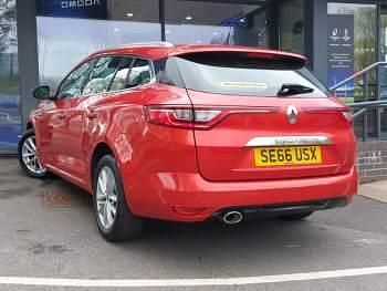 Used Renault Mégane GrandTour Dynamique 110 HP (80 kW) 2017 Red Estate