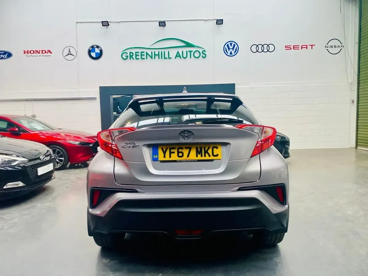 Used Toyota C-HR 116 HP (85 kW) 2017 Silver SUV