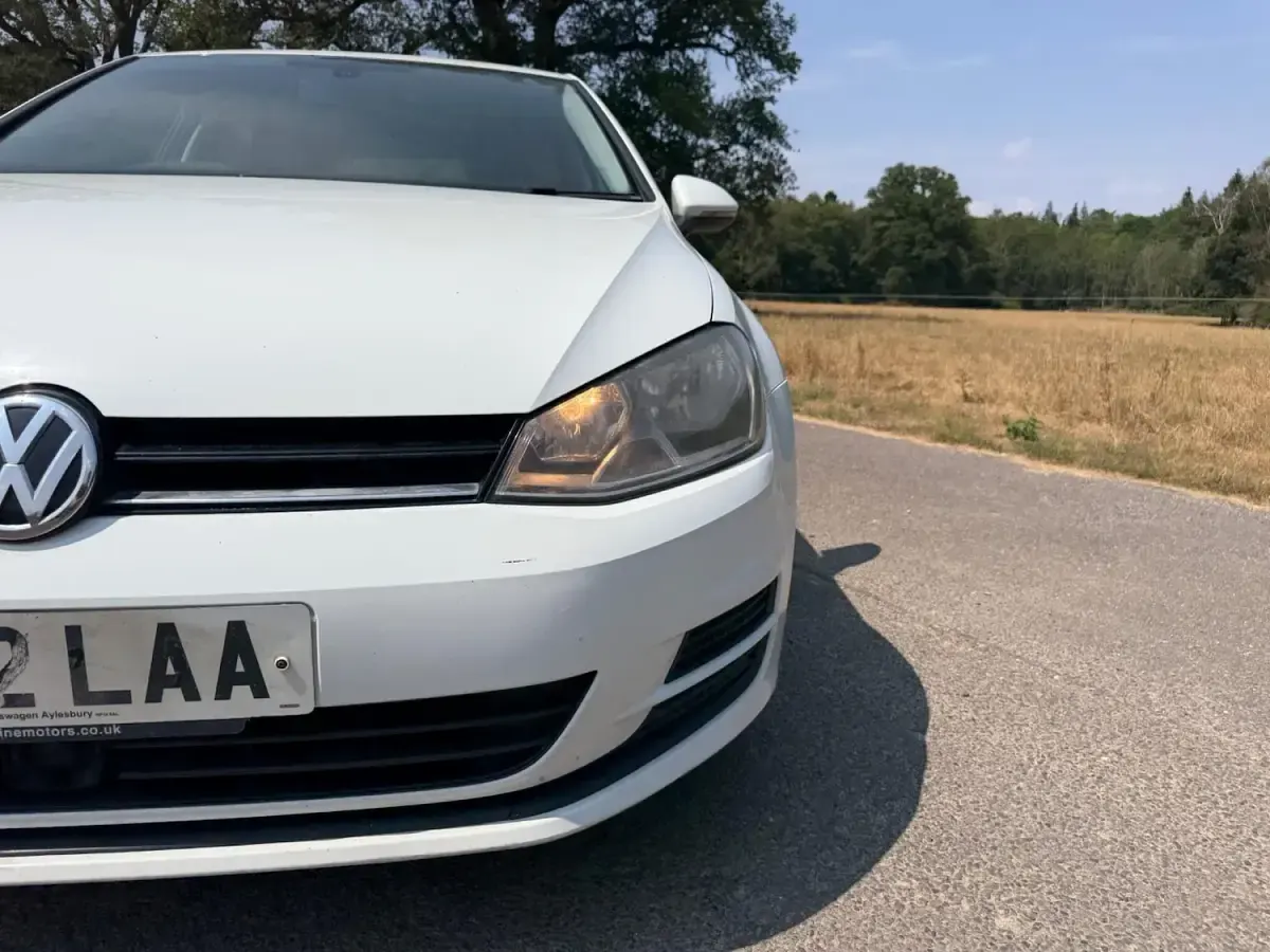 Used VW Golf VII SE 122 HP (89 kW) 2013 White Hatchback