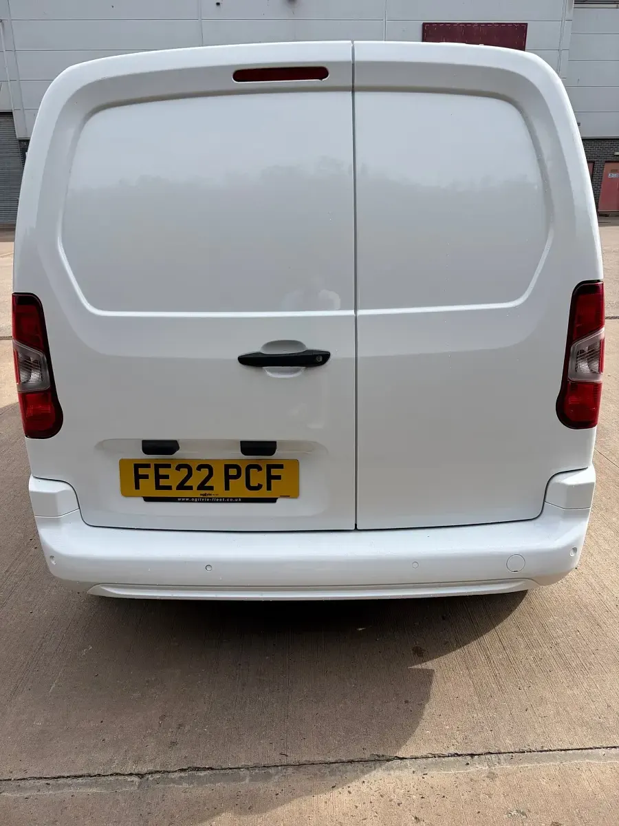 Used Vauxhall Combo Sportive 100 HP (73 kW) 2022 White MPV