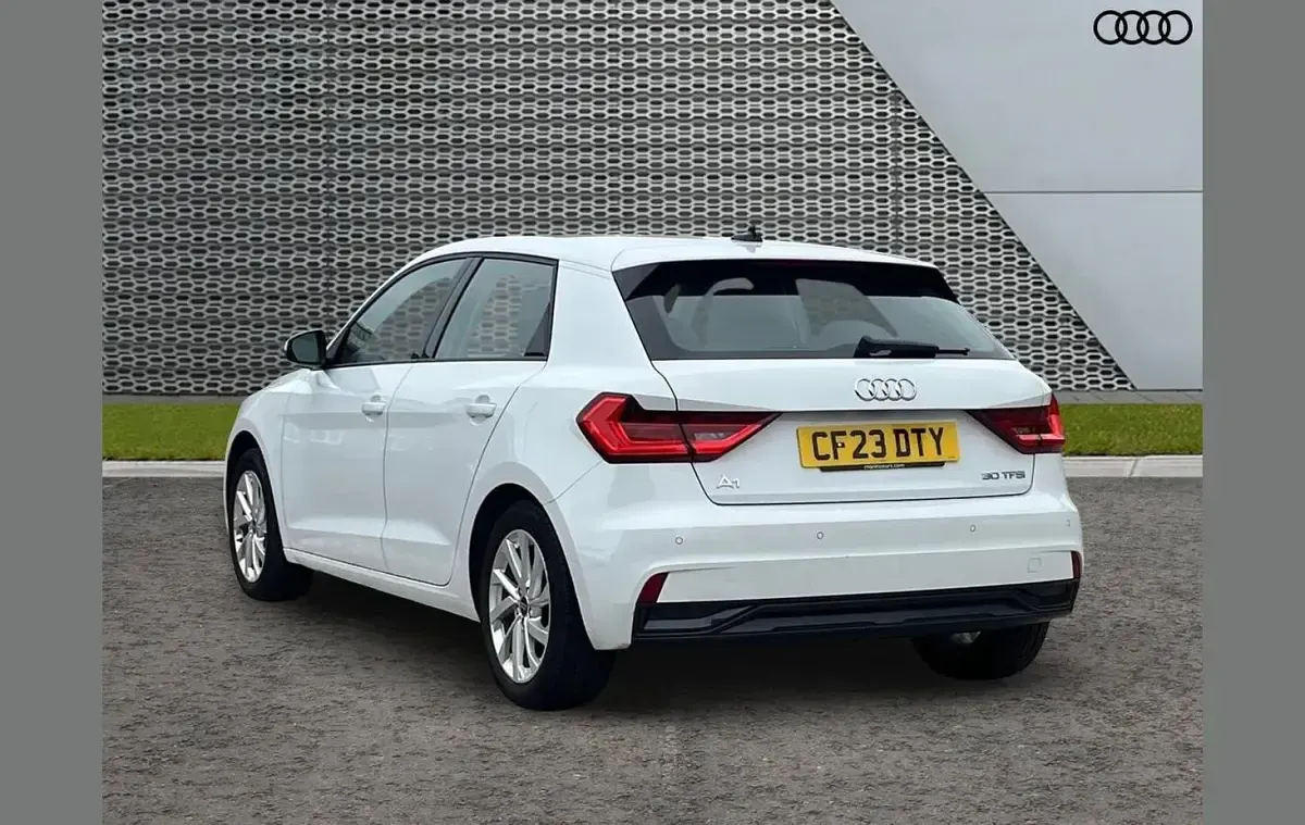Used Audi A1 Sport 108 HP (79 kW) 2023 White SUV