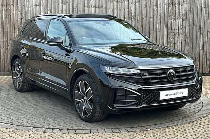 Used 2024 VW Touareg SUV | £49,599 (A bit pricey) - Image 1/4