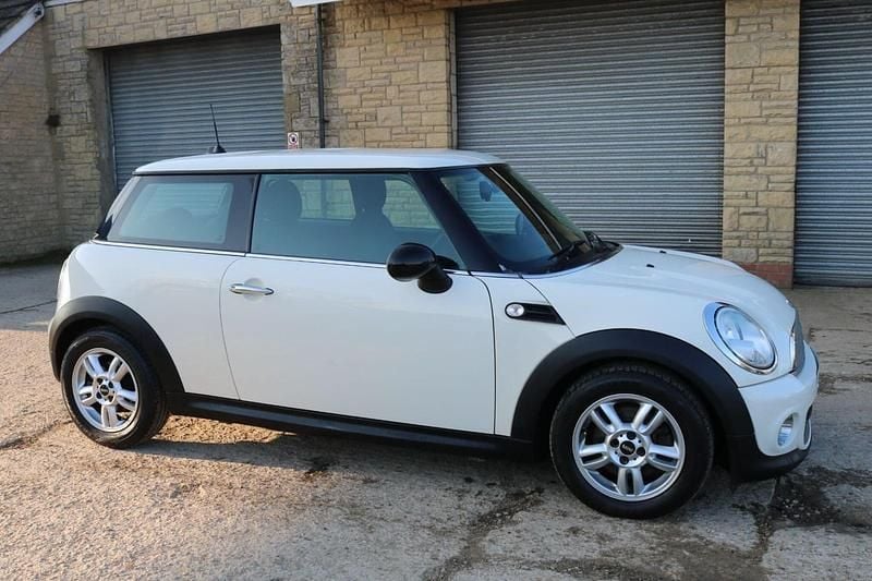 Used Mini ONE Hatch 2011 White Hatchback