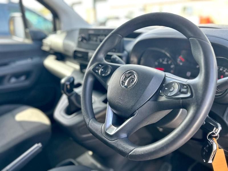 Used Vauxhall Combo Sportive 100 HP (73 kW) 2020 Grey MPV