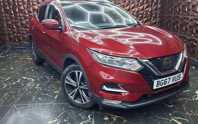 Used Nissan Qashqai N-Connecta 110 HP (80 kW) 2017 Red SUV