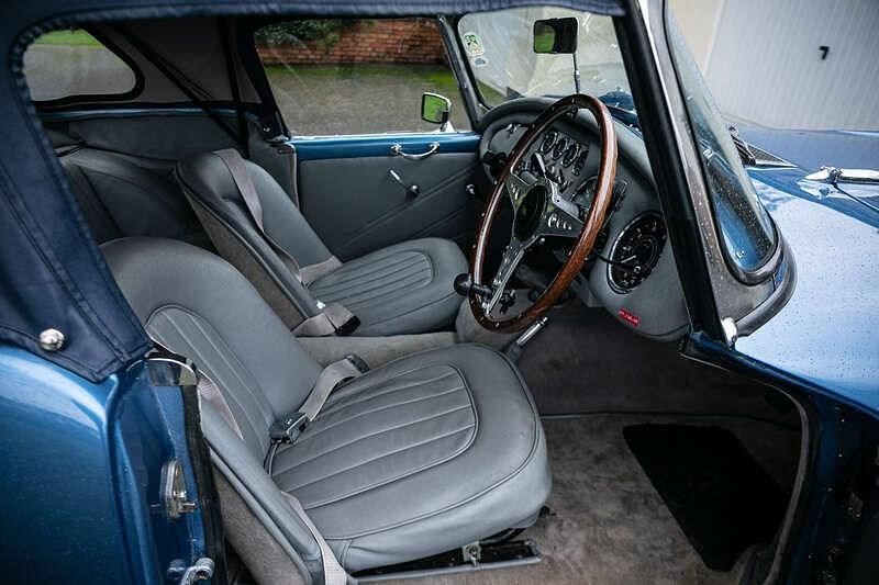 Used Daimler SP 250 140 HP (102 kW) 1963 Blue