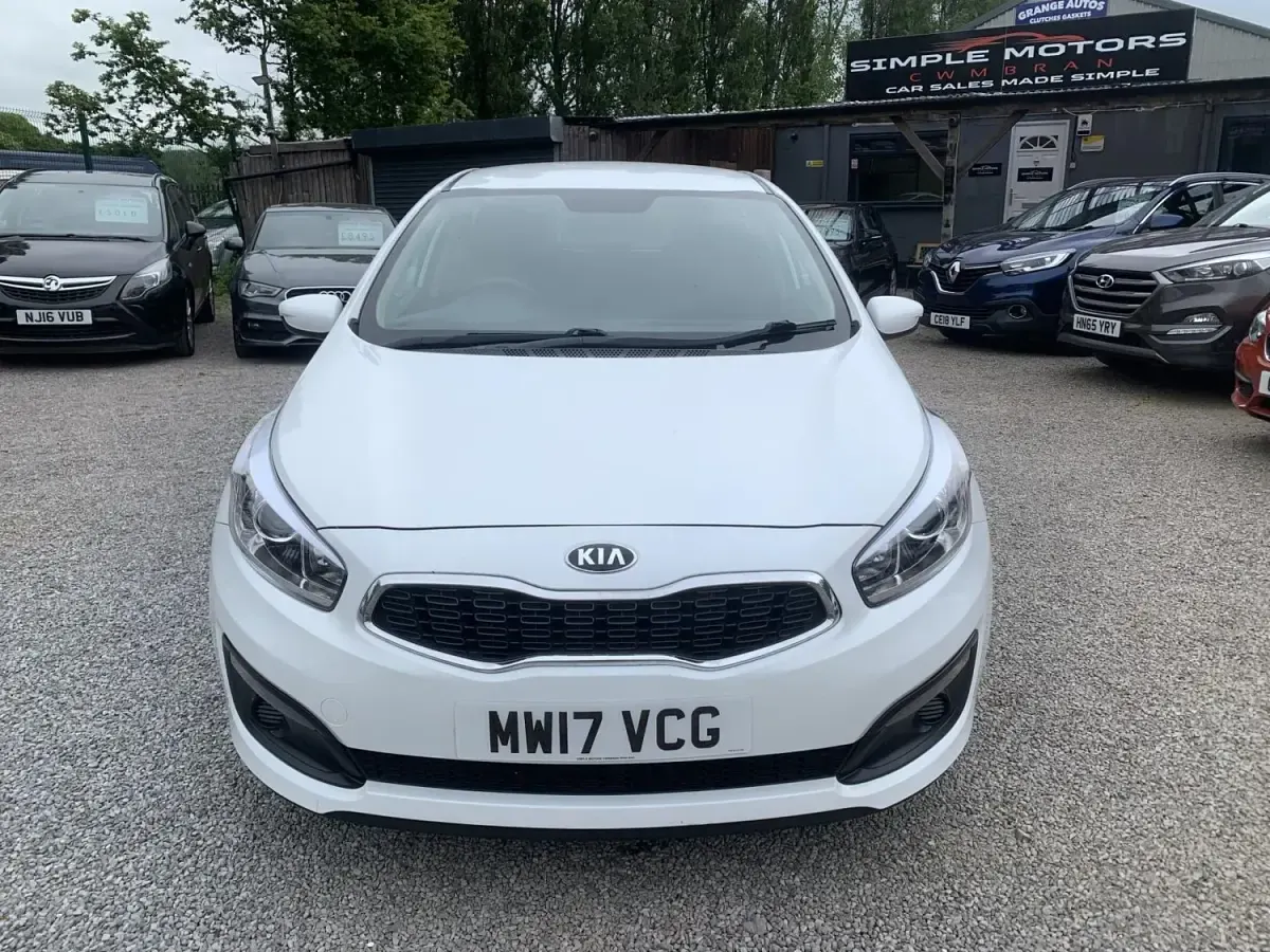Używany Kia Ceed 2017 Biały Hatchback