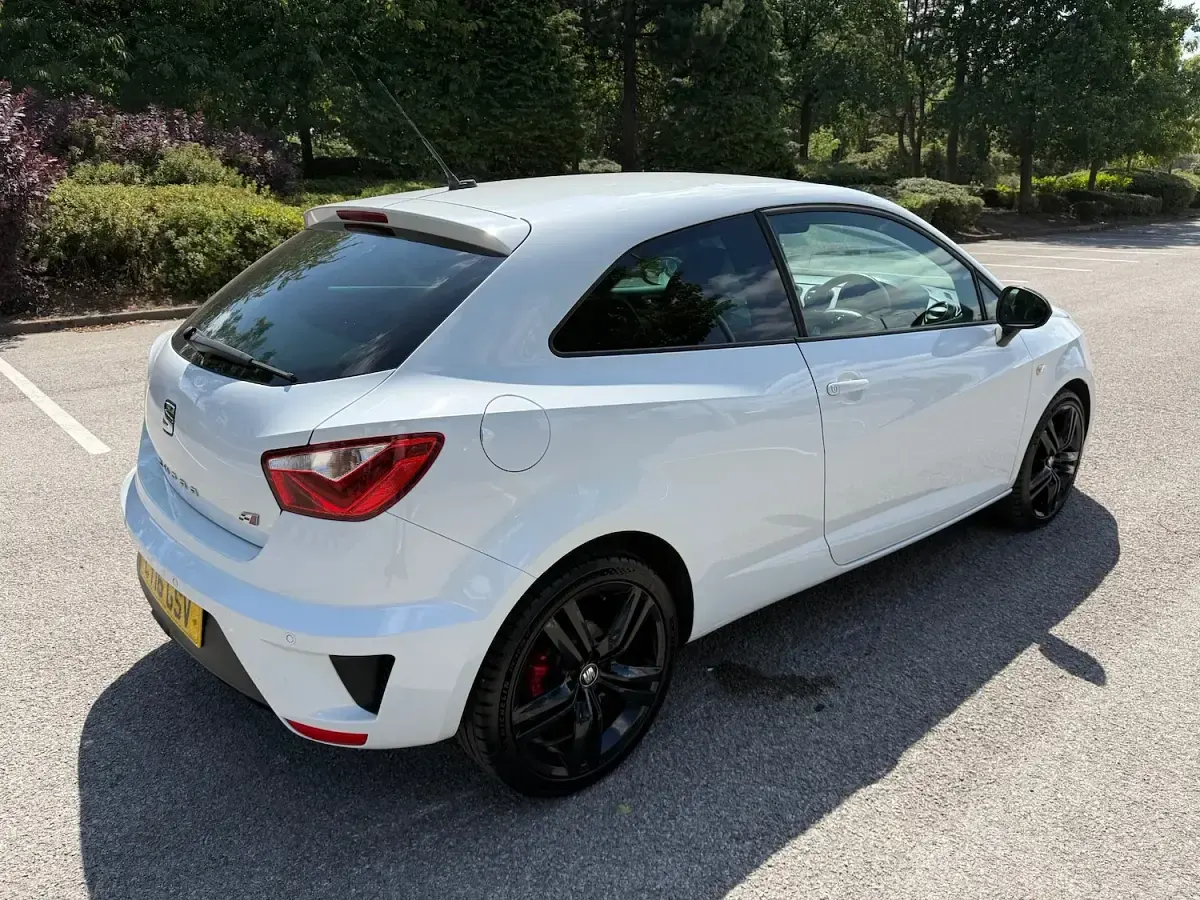 Used Seat Ibiza CUPRA 192 HP (141 kW) 2016 White Hatchback