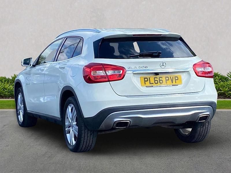 Used Mercedes GLA200 156 HP (114 kW) 2016 White SUV