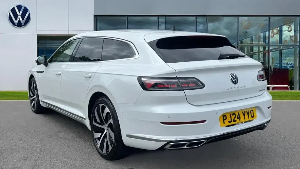 Used VW Arteon R-line 218 HP (160 kW) 2024 Oryx white motherofpearl effect Estate