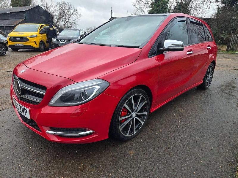 Used Mercedes B200 136 HP (100 kW) 2013 Red MPV