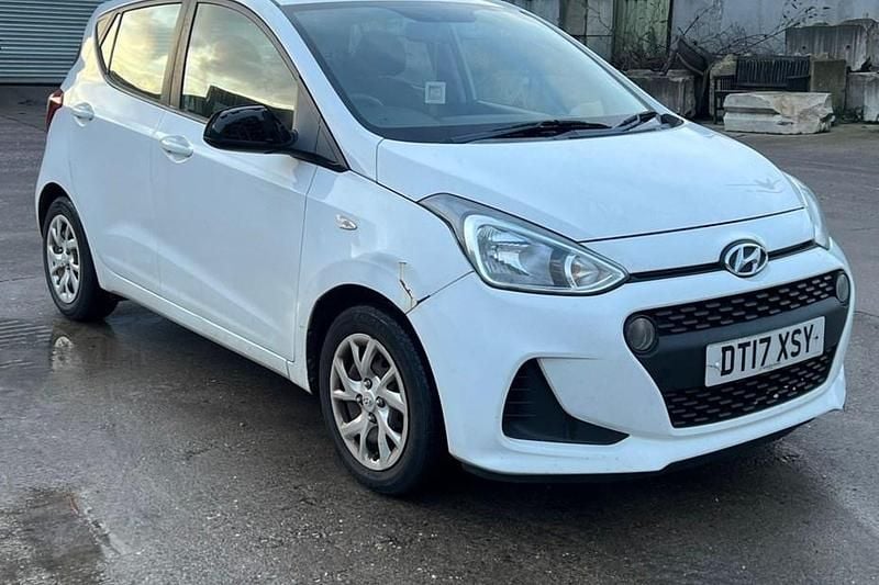 White Used 2017 Hyundai i10 SE Hatchback | £1,000 (Super price) - Image 1/1