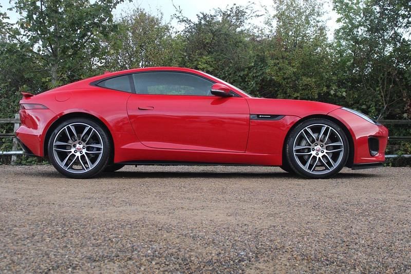 Used Jaguar F-Type R-Dynamic 300 HP (220 kW) 2019 Red Coupe