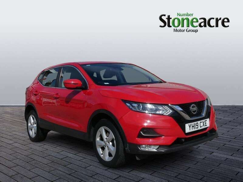Red Used 2019 Nissan Qashqai Acenta Premium SUV | £10,495 (Super price) - Image 1/4
