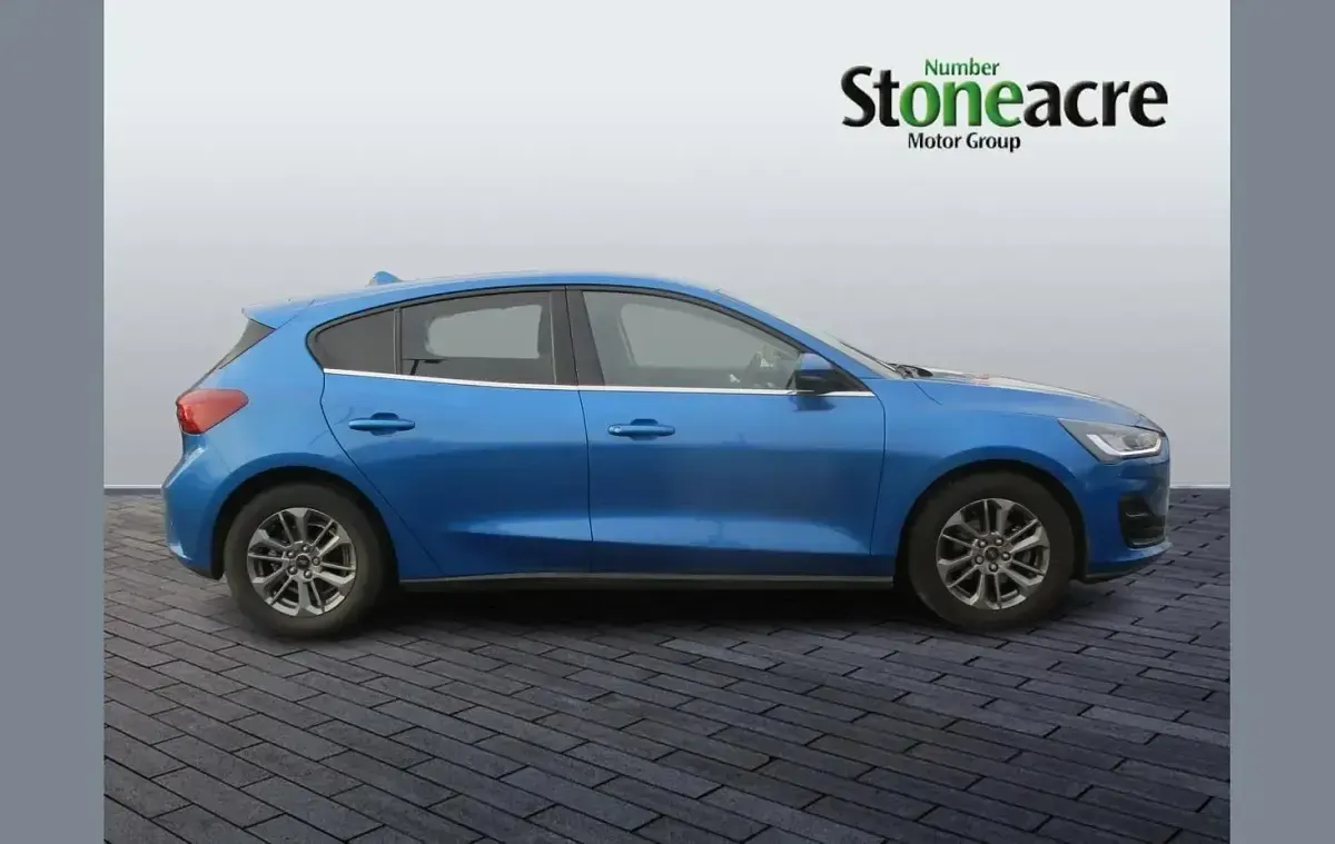 Used Ford Focus Style 125 HP (91 kW) 2022 Blue Hatchback