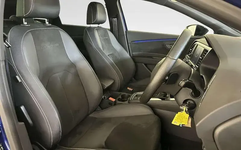 Used Seat Leon ST 4Drive 300 HP (220 kW) 2019 Blue Estate