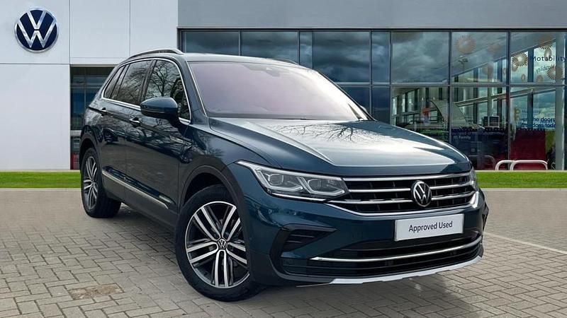Used VW Tiguan Elegance 150 HP (110 kW) 2022 Nightshade blue metallic SUV
