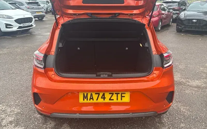 Used Renault Clio Esprit Alpine 143 HP (105 kW) 2025 Hatchback