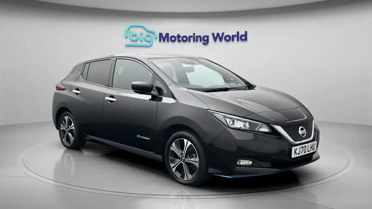 Begagnad Nissan Leaf Tekna 160 kW (218 HK) 2020 Halvkombi
