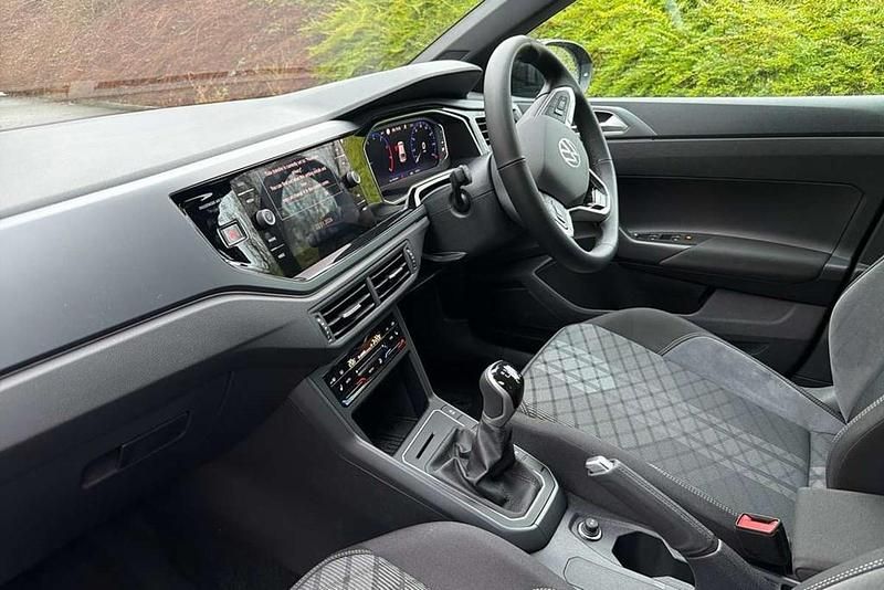 Used VW Taigo Black Edition 113 HP (83 kW) 2025 Green SUV