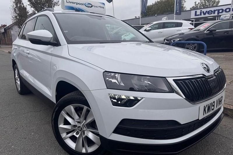 White Used 2019 Skoda Karoq SE Technology SUV | £12,977 (Fair price) - Image 1/1
