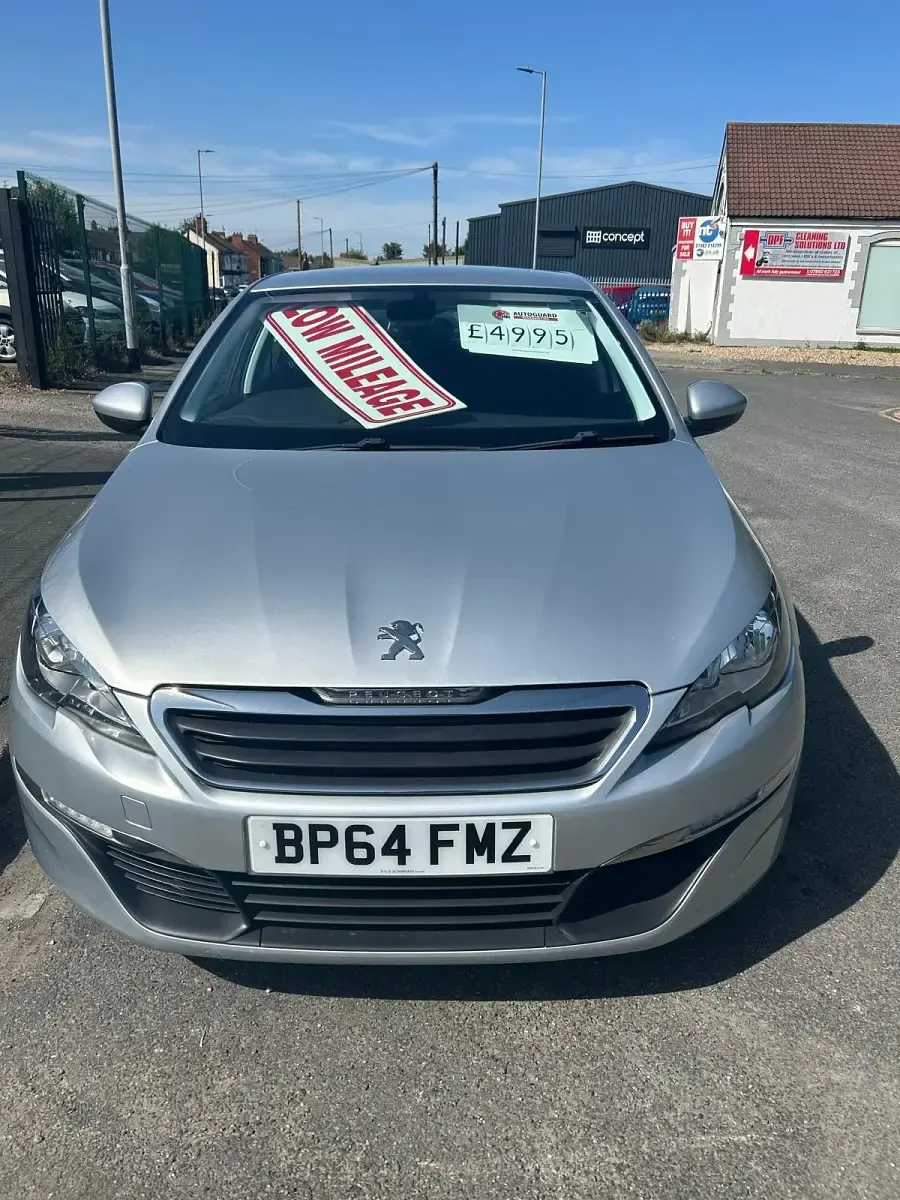 Used Peugeot 308 Active 100 HP (73 kW) 2015 Silver Hatchback