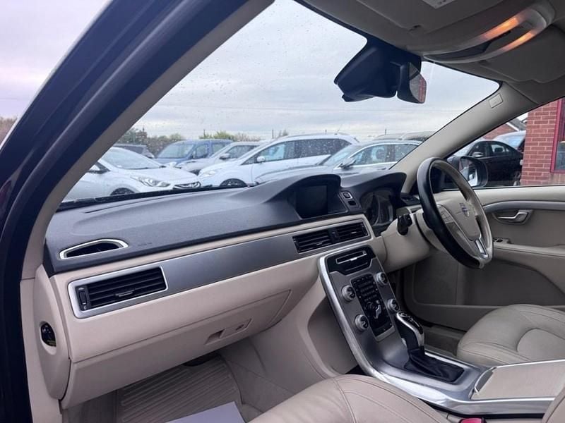 Used Volvo V70 SE 181 HP (133 kW) 2015 Blue Estate